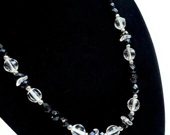 Collier Ancien En Perles De Jais - Années 1920-1940, Fermoir Anneau Ressort - Occasion Bon état (traces D'usage)