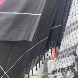 Bufanda Keffiyeh negra a cuadros para hombre con borlas / Pañuelo Shemagh transpirable para el desierto y chal táctico ligero