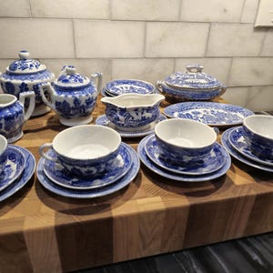 Vintage Children&#39;s Blue Willow Tea Set Made in Japan