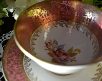 Tasse à thé et soucoupe Aynsley~Tasse à thé Aynsley~Fleurs en porcelaine tendre Aynsley~Tasse à thé et soucoupe Aynsley~Service à thé Aynsley~Roses Aynsley~Poêle Aynsley