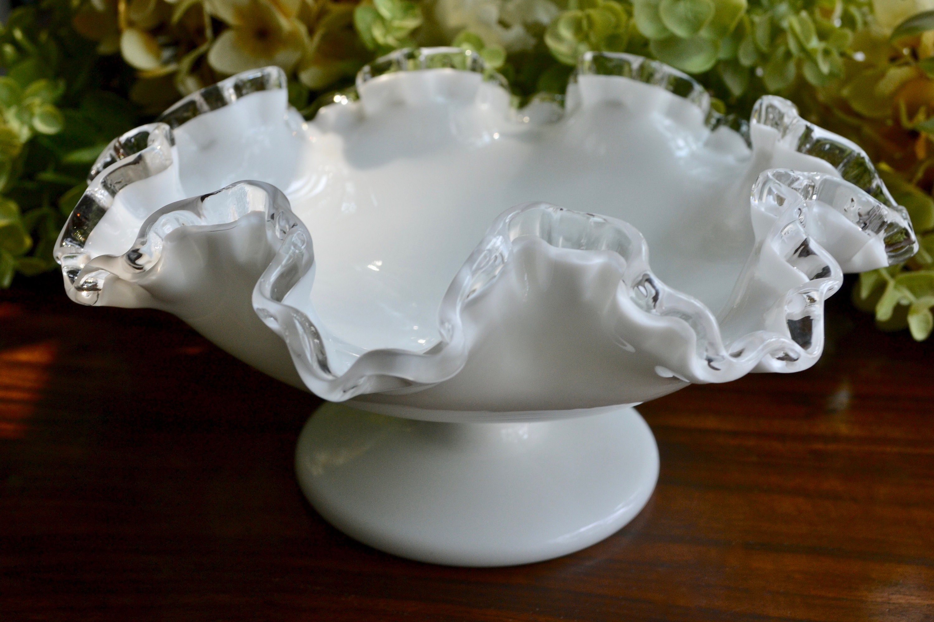 フェントン　アンティークガラス　小物入れ　Fenton silver crest Fenton Silver Crest Milk Glass Bowl ~ Fenton White Bowl