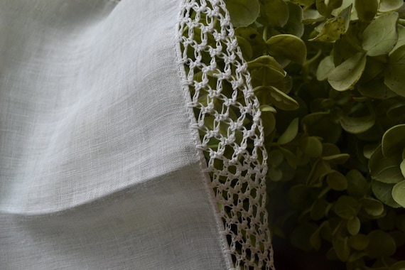 Vintage White Linen Handkerchief, Crochet Lace Tr… - image 3