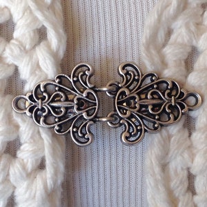 The mattie silver tone Celtic sweater clasp clip image 1