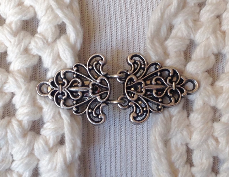 The mattie silver tone Celtic sweater clasp clip image 1