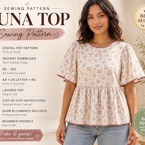 Puede incluir: Un patrón de costura digital para el top Luna, que presenta una blusa de color crema con estampado floral morado, mangas de vuelo y cintura con volante. El texto incluye detalles como patrón PDF digital, descarga instantánea y tallas XS a 3XL.