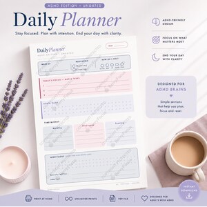 Puede incluir: Una página de planificador diario titulada ADHD Edition Undated con secciones para despertar, medicación, estado de ánimo, tareas, notas, bloques de tiempo y cierre nocturno. El diseño presenta acentos en morado y rosa suaves.