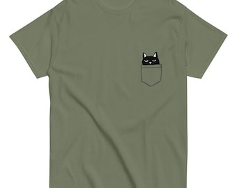 Camiseta com bolso "Julgando um Gato Preto" | Camiseta minimalista desenhada à mão para amantes de gatos