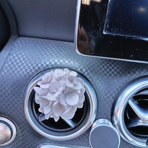 Handmade Flower Car Fragrance Gypsum Clip | Magnetic Floral Plaster Aroma Diffuser | Car Air Freshener | Cute Car Vent Decor Gift