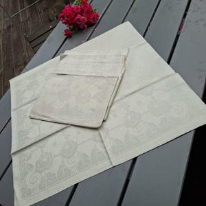 6 Large Damask Dinner Napkins Linen – Art Nouveau Roses – Vintage Table Linens Napkins Elegant Festive Cream White – Unused Top Condition