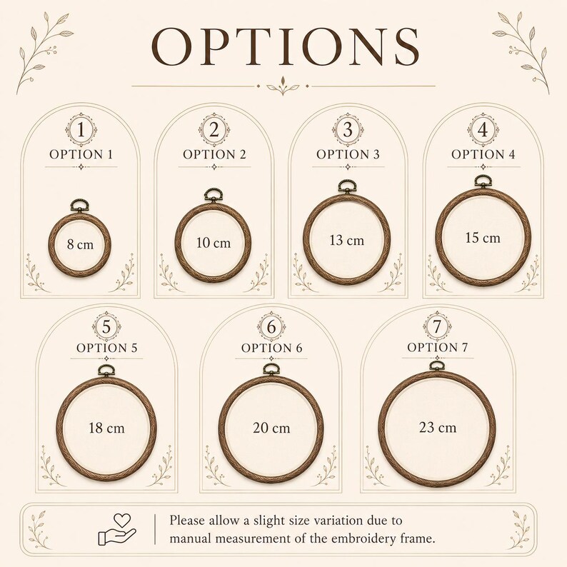 Puede incluir: Un conjunto de siete bastidores de bordado circulares de color marr&oacute;n con herrajes met&aacute;licos, etiquetados de Option 1 a Option 7. Los di&aacute;metros var&iacute;an de 8 cm a 23 cm. La imagen incluye texto sobre variaciones de tama&ntilde;o por medici&oacute;n manual.