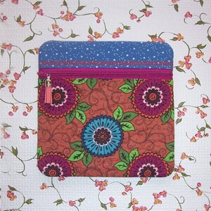 Divertida tela de flores y hojas abstractas grande con cremallera Bolsos de mano