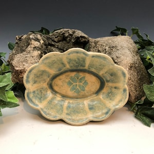 Vintage Styled Jewelry Bowl Soap Dish Cottage Chic French Country Small Rosary Dish