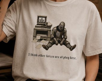 Drucker-Humor-T-Shirt • Lustiges Mittelalter-Ritter-Shirt • Geschenk für Büroangestellte • IT-Meme-Shirt • Fantasy-Humor • Firmengeschenk • Komfortfarben