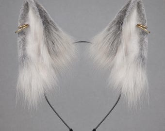 Diadema con orejas de piel sintética hecha a mano, altura de la diadema: 15 cm.
