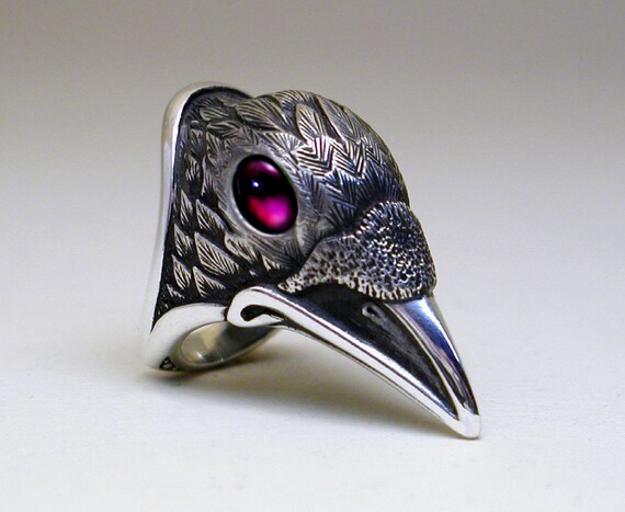 Bague Corbeau aux yeux grenat pour Homme ou Femme Etsy Canada
