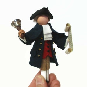 Colonial Town Crier Clothespin Ornament, American Revolution Peg Doll, Patriotic Decor, Hear Ye Hear Ye