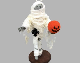 Mummy Clothespin Ornament, Peg Doll, Halloween Decor, Mummy in Bandages, Movie Monster