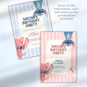 Pode incluir: Dois convites de aniversário retangulares com fundos listrados em azul e rosa. Cada cartão exibe um personagem alienígena azul pendurado no topo e um personagem rosa na parte inferior, com o texto Sacha's Birthday Party nos cartões.