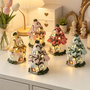 Keramisk älvstuga skrivbordslampa, blomsterstugedekor, älvstuga-sovrumslampa, mini nyckfull hylldekor, söta skrivbordsaccessoarer