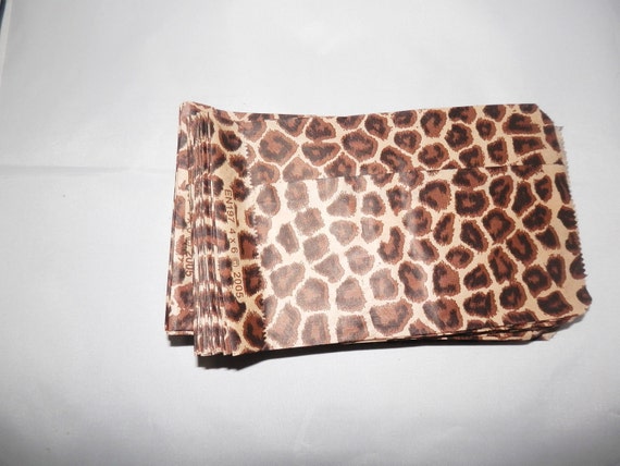Package of 100 Gift Bags Leopard Print 6x 4