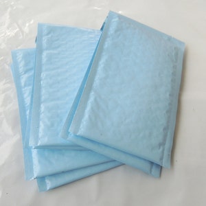 100 Pack Light Blue 4x8 Bubble Mailers, Baby Blue Padded envelopes, Colored Mailing Self Adhesive Shipping Protective Envelopes self sealing