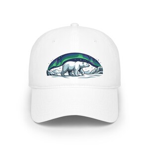 Arctic Polar Bear Under Aurora Borealis - Cap imagen 1