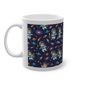 Cosmic Astronaut Cat Exploring Galaxies - Mug imagen 2