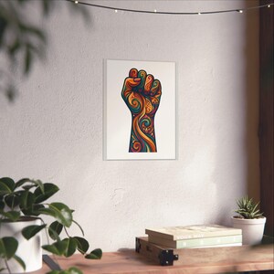 Feminist Girl Power Fist - Poster immagine 6