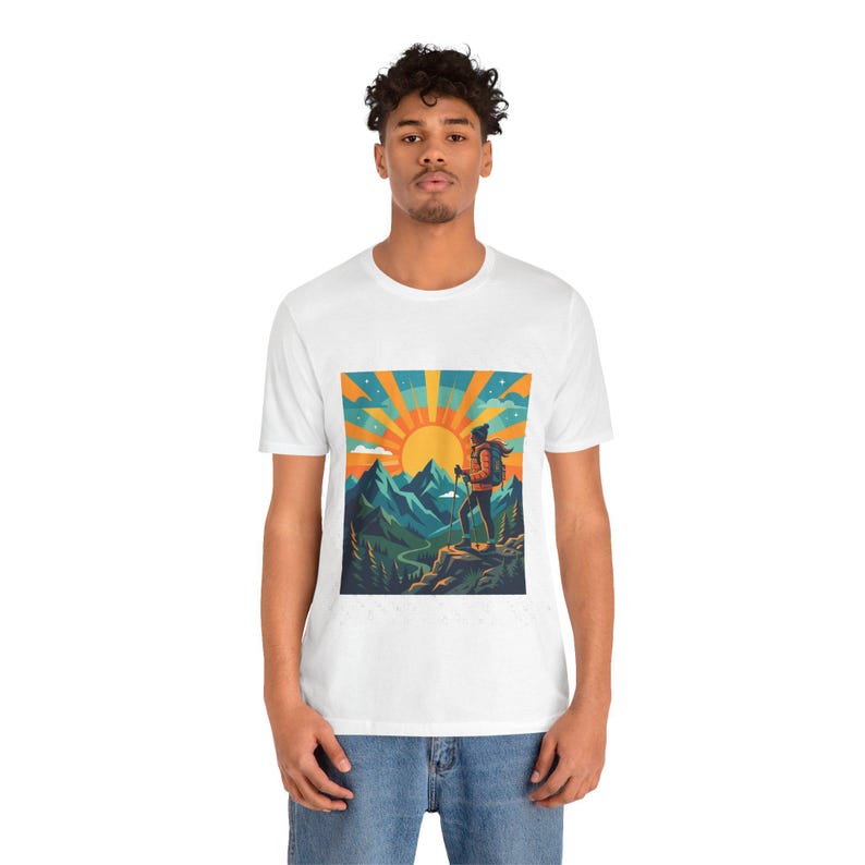 Mountain Sunrise Hiker - Tshirt Bild 6