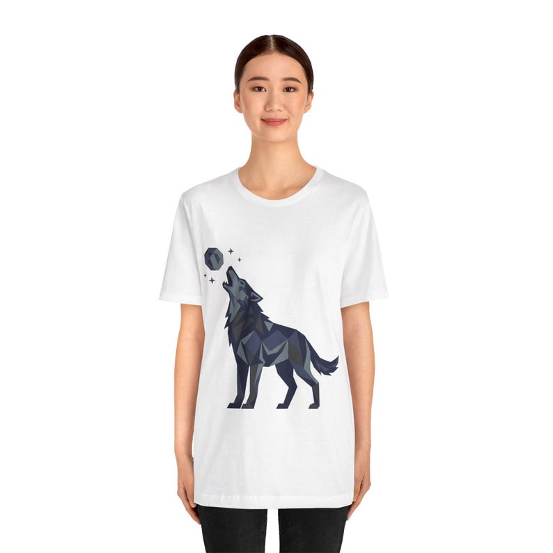 Minimalist Geometric Wolf Howling - Tshirt image 4