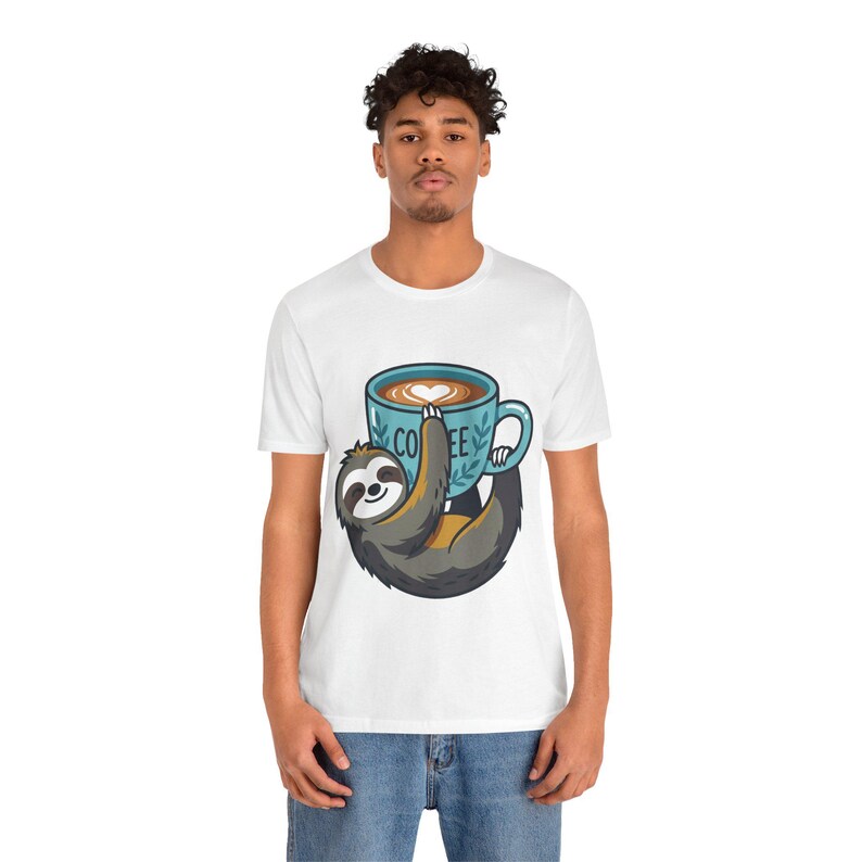 Cute Sloth Hanging On Coffee Cup - Tshirt imagem 6