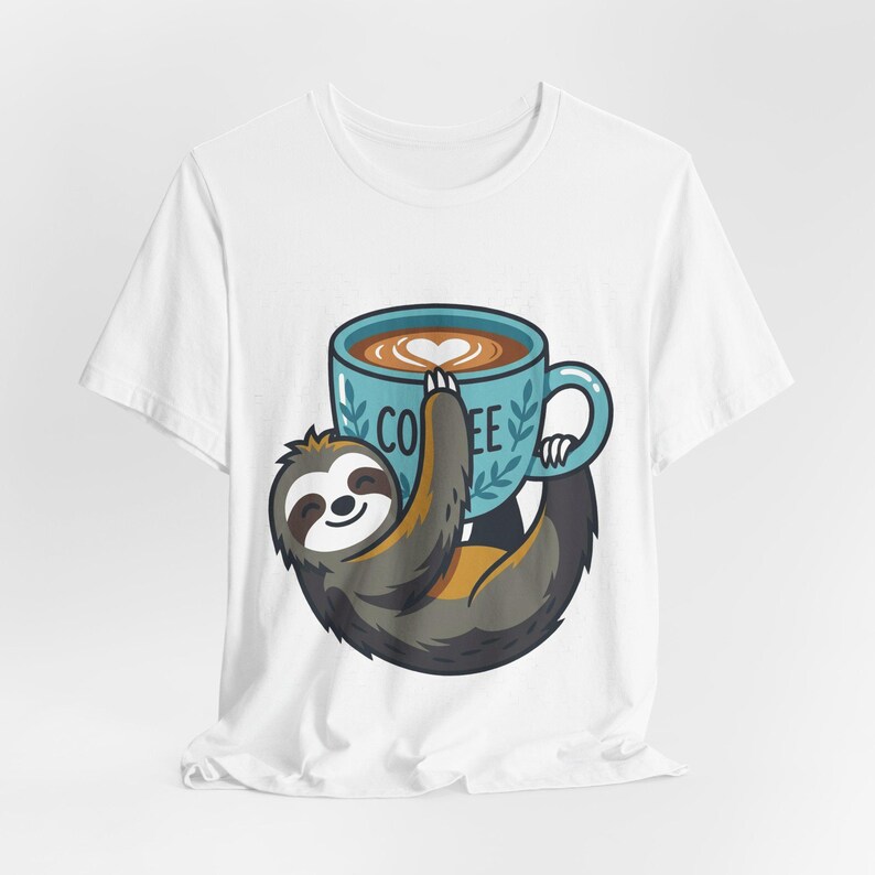 Cute Sloth Hanging On Coffee Cup - Tshirt imagem 2