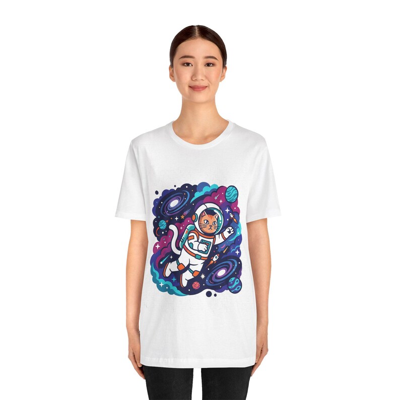 Cosmic Astronaut Cat Exploring Galaxies - Tshirt bild 4