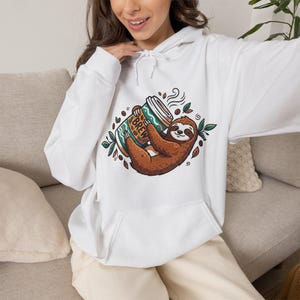 Cute Sloth Hanging On Coffee Cup - Hoodie zdjęcie 3
