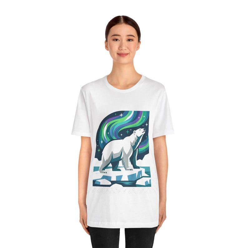 Arctic Polar Bear Under Aurora Borealis - Tshirt Bild 5