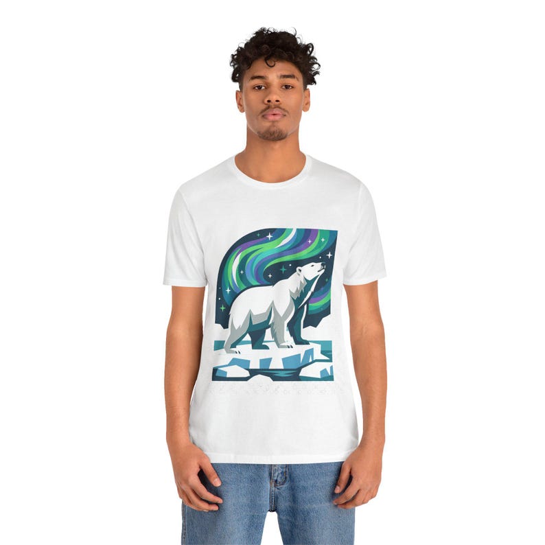 Arctic Polar Bear Under Aurora Borealis - Tshirt Bild 6