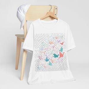 Origami Paper Crane Flock In Pastel - Tshirt 画像 3