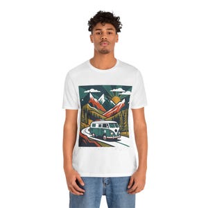 Vintage Travel Camper Van Mountains - Tshirt zdjęcie 5