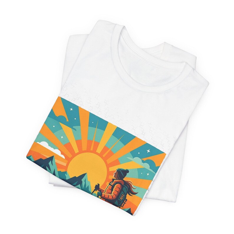 Mountain Sunrise Hiker - Tshirt Bild 2