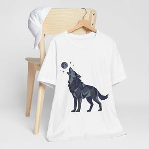 Minimalist Geometric Wolf Howling - Tshirt image 3