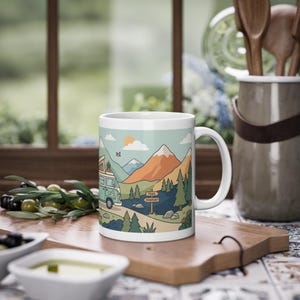 Vintage Travel Camper Van Mountains - Mug afbeelding 4