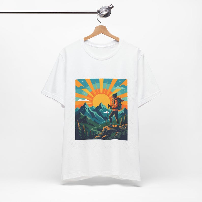 Mountain Sunrise Hiker - Tshirt Bild 3