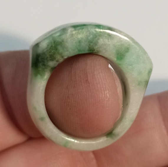Jade on Sale Superb 66.0ct Jadeite Jade Ring Emerald Green