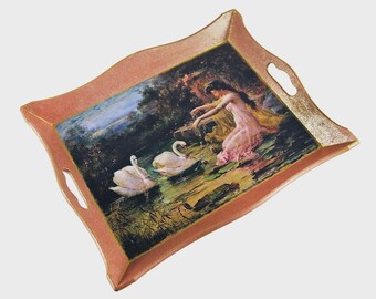 Plateau en bois fait main : Peinture éthérée, Jeune fille et cygnes