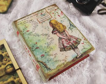 Boîte à bijoux artisanale, style livre vintage Alice au pays des merveilles, rangement de luxe pour petits objets, décoration de bibliothèque
