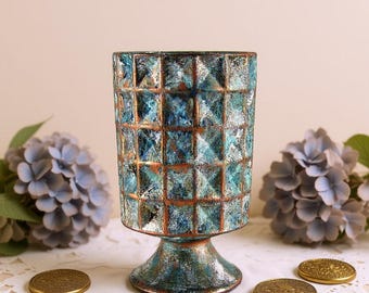 Vase décoratif fait main : verre bleu, cuivre et peint à la main