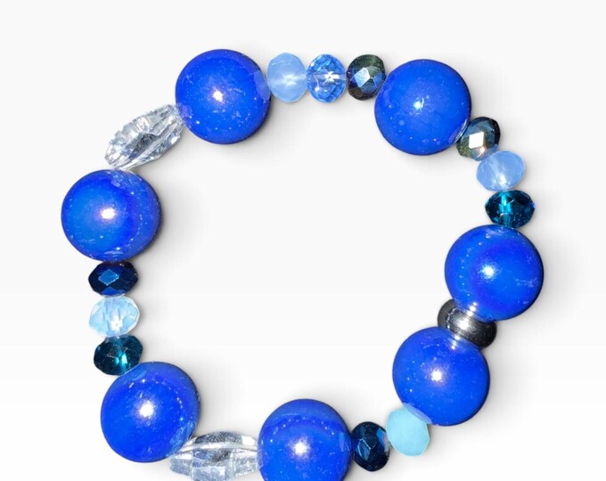Vibrant Blue 16mm Beaded Bracelet – Mixed Blue Glass Beads