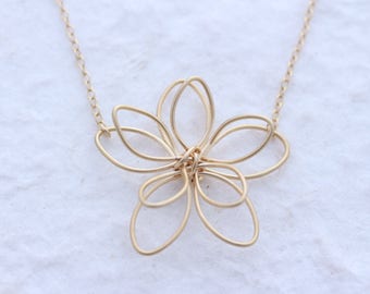 gold flower necklace. Flower necklace.gold jewelry. gold flower jewelry, Mothers, sister, friend gift. Delicate necklace