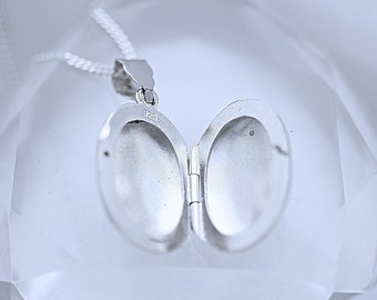 Sterling silver Oval locket . Mother gift. Engraving no included. Gift for her OR for him. Hold 2 Photos.  Choose chain. R-11