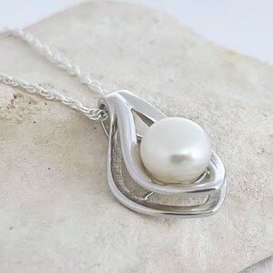 Freshwater Pearl Necklace, Mothers Pearl Necklace. Bridesmaid Necklace, Sterling silver Pearl Necklace, Wedding necklace. Pearl Jewelry